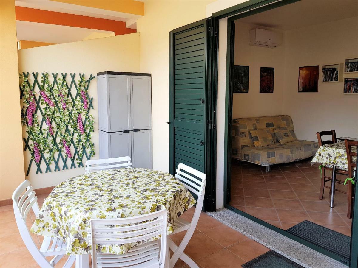 Borgo Lu Canali Da Gavino Apartment Badesi Exterior photo